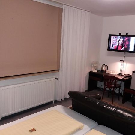 Hotel Aris 사르쉬테드 외부 사진
