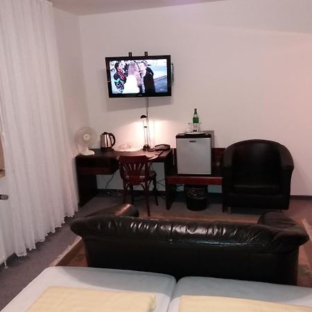 Hotel Aris 사르쉬테드 외부 사진