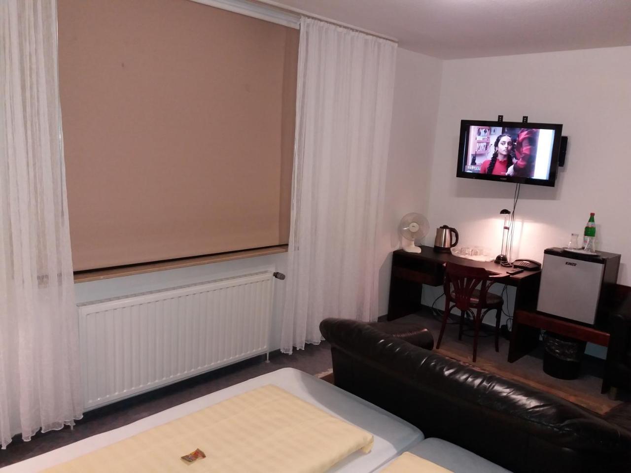 Hotel Aris 사르쉬테드 외부 사진