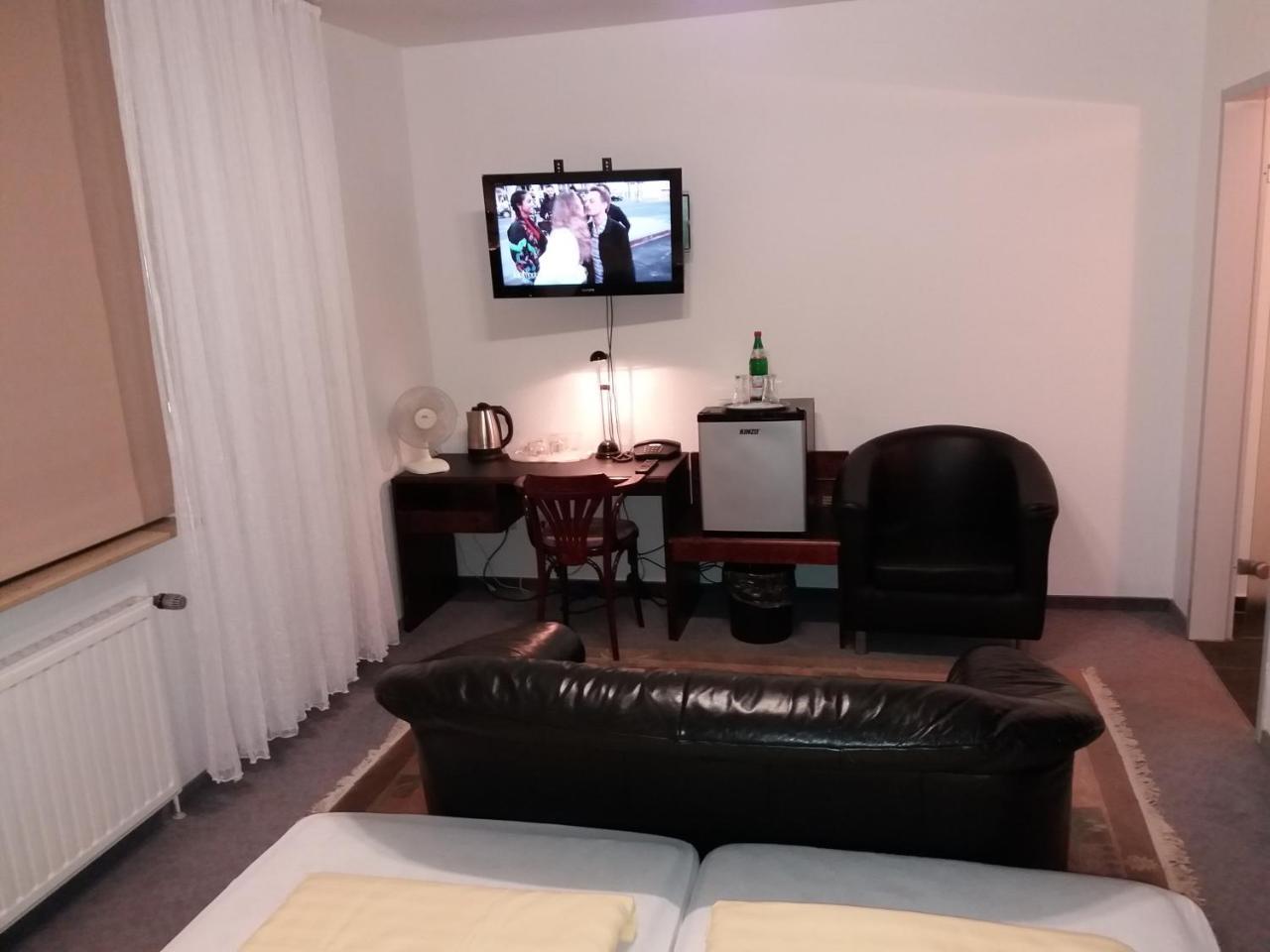 Hotel Aris 사르쉬테드 외부 사진
