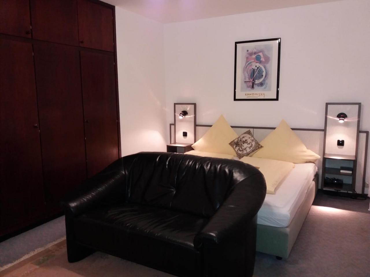 Hotel Aris 사르쉬테드 외부 사진