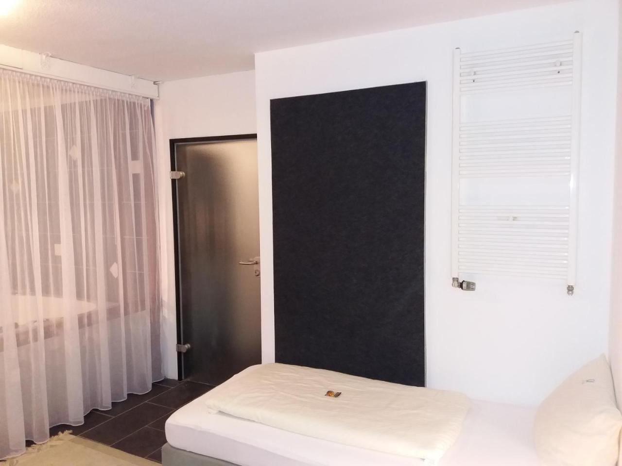 Hotel Aris 사르쉬테드 외부 사진