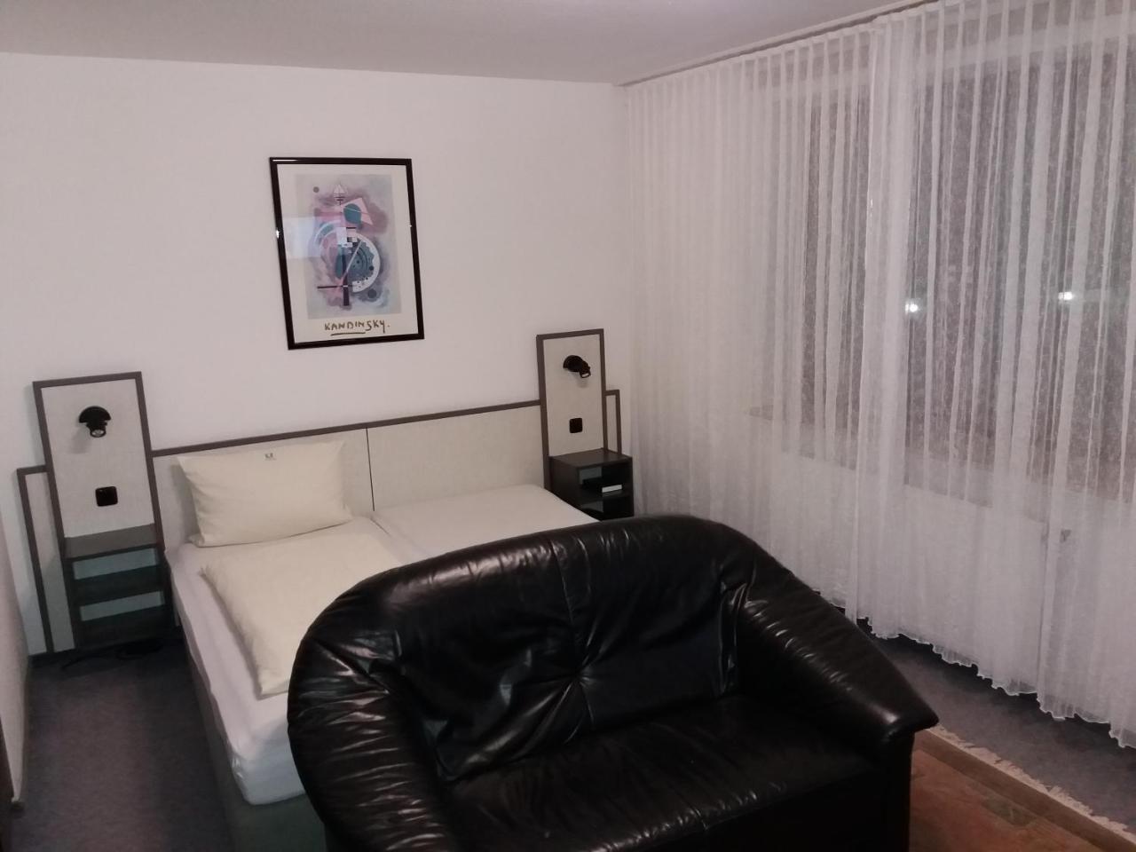 Hotel Aris 사르쉬테드 외부 사진