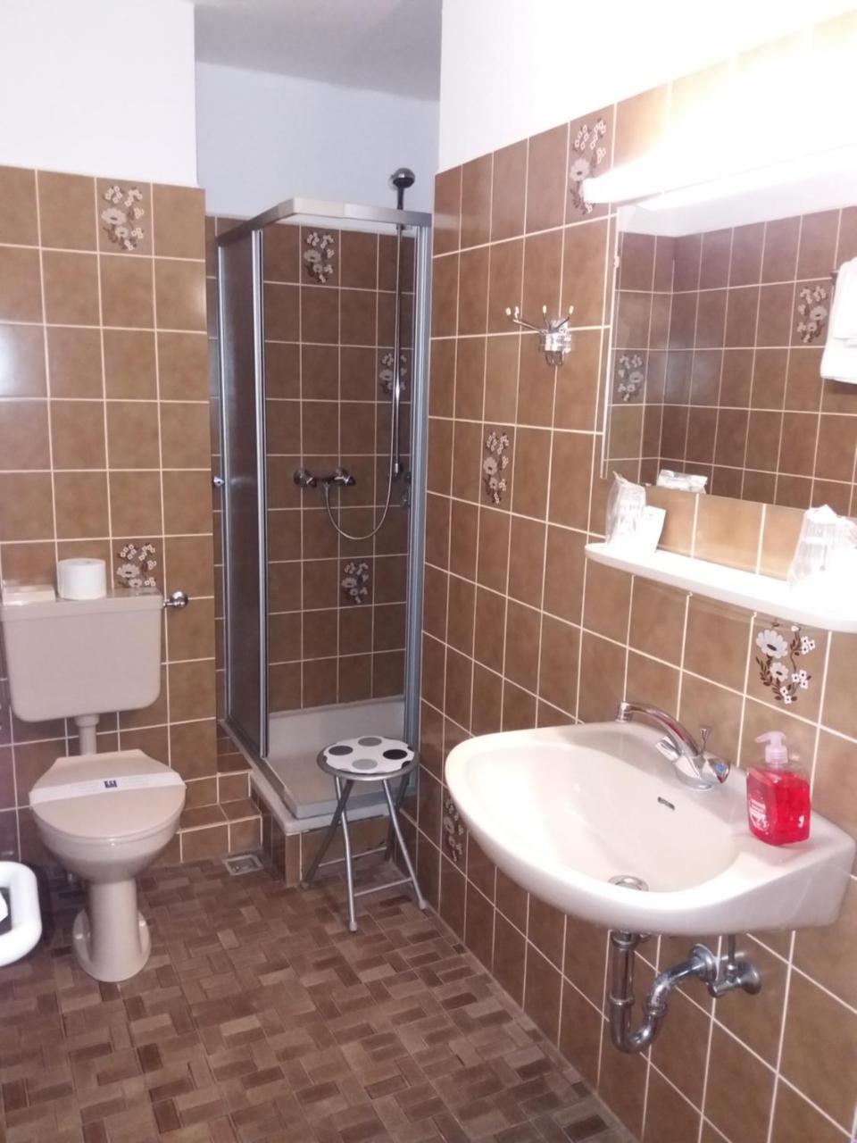 Hotel Aris 사르쉬테드 외부 사진