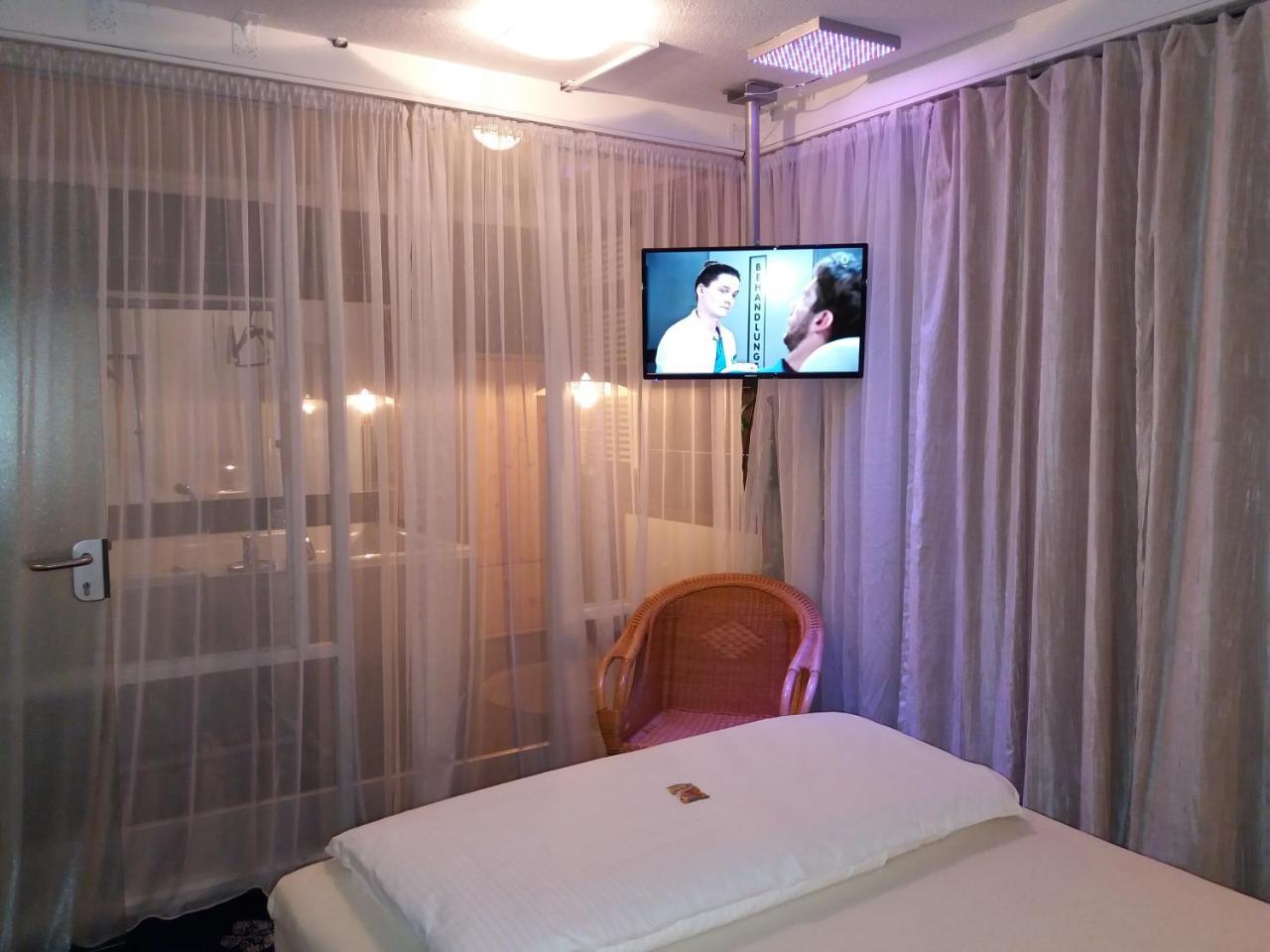 Hotel Aris 사르쉬테드 외부 사진