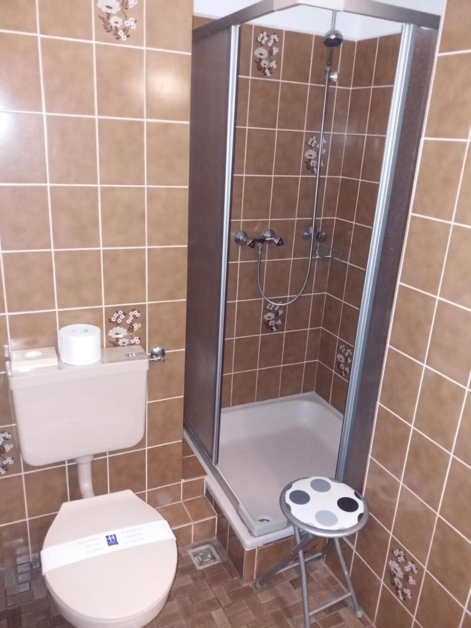 Hotel Aris 사르쉬테드 외부 사진