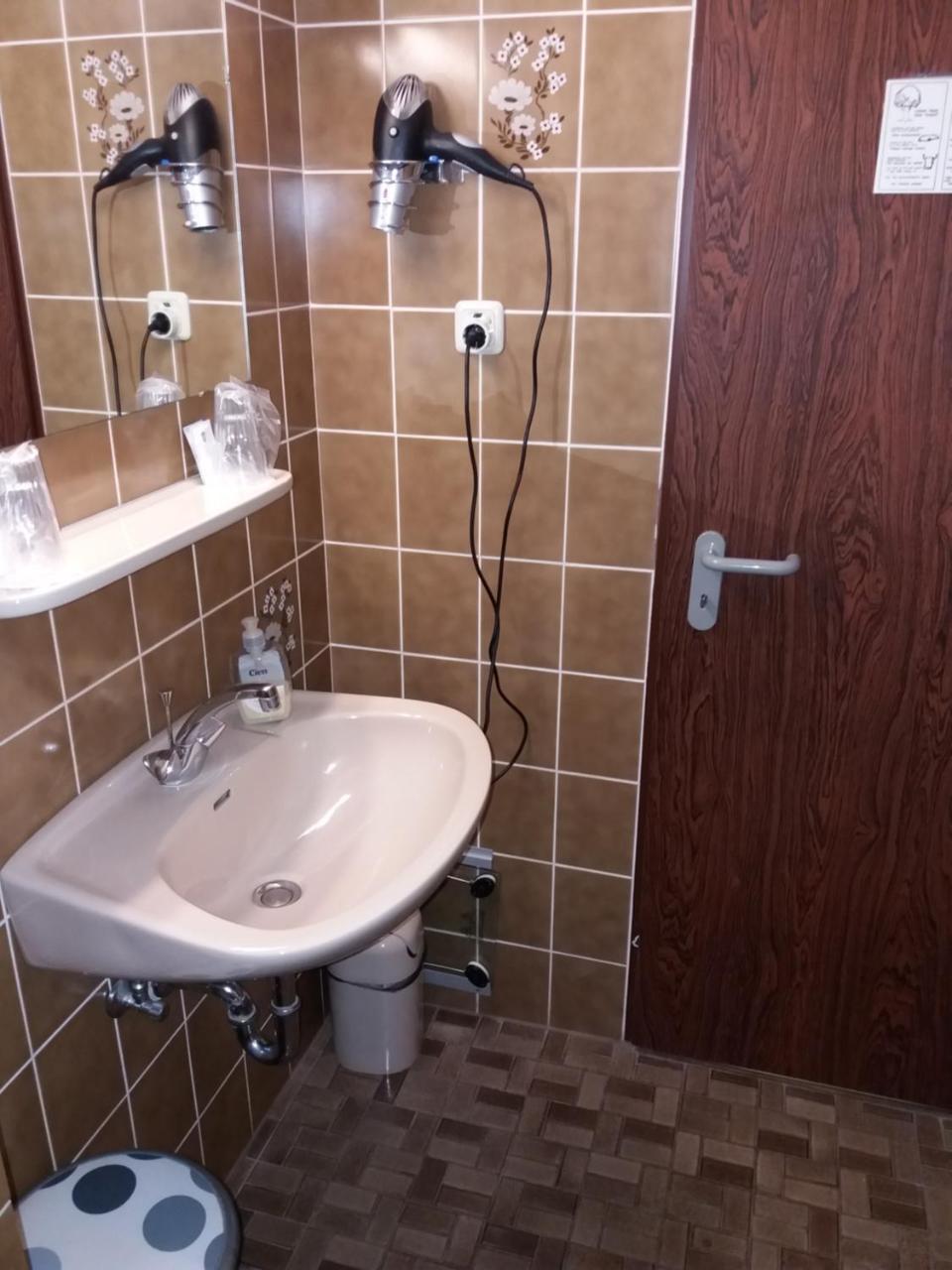 Hotel Aris 사르쉬테드 외부 사진