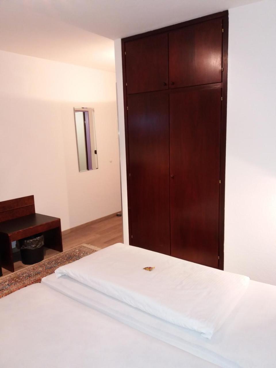 Hotel Aris 사르쉬테드 외부 사진