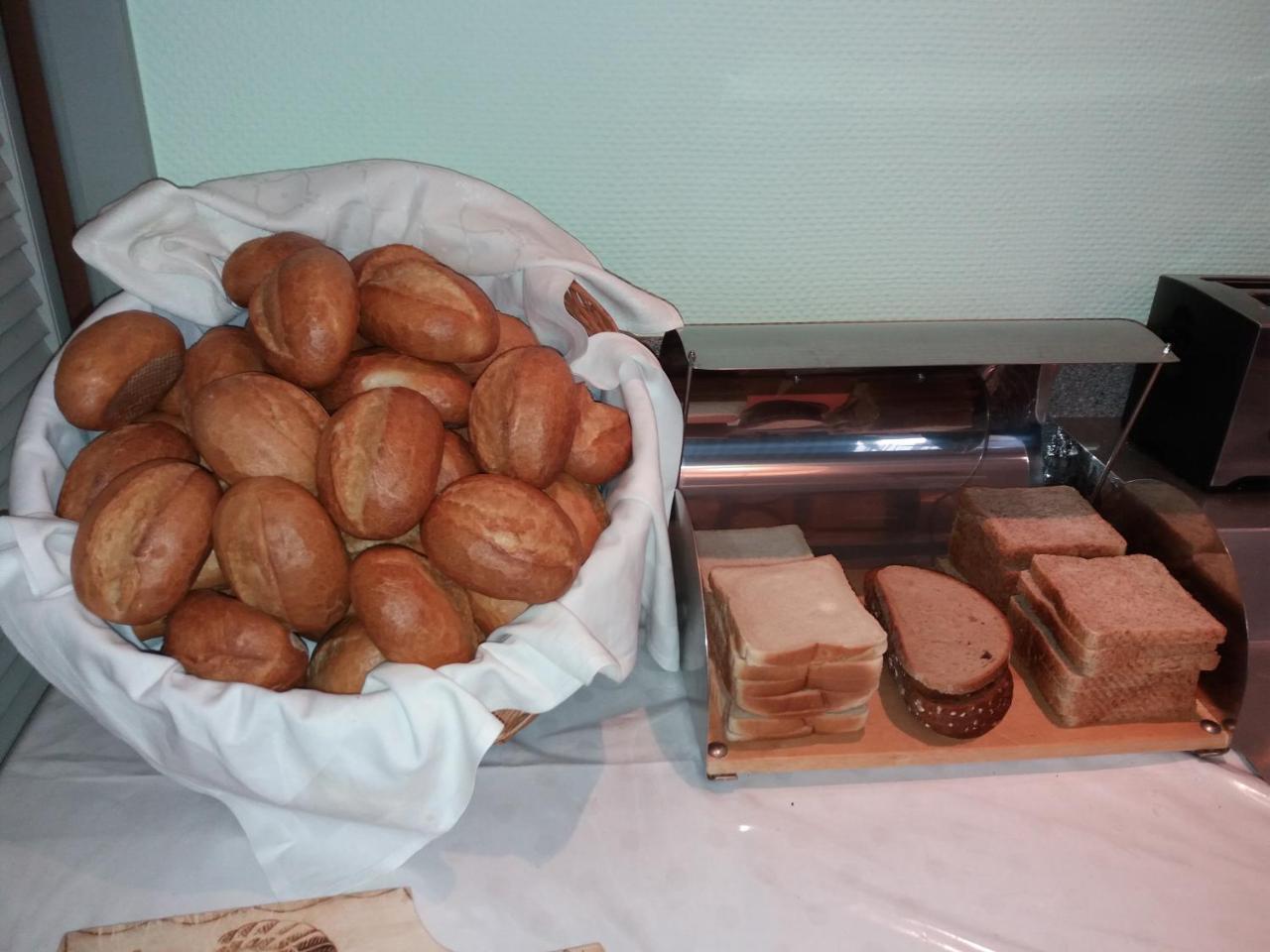 Hotel Aris 사르쉬테드 외부 사진