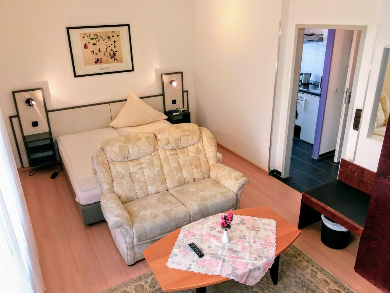 Hotel Aris 사르쉬테드 외부 사진